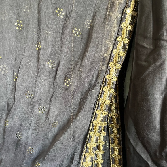 3 Piece Embroidered Indian Ethnic Salwar Set - Picture 4 of 6